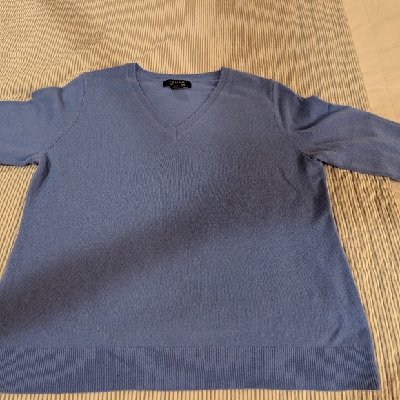 CASHMERE French Blue Sweater V Neck Tahari XL - Picture 3 of 5